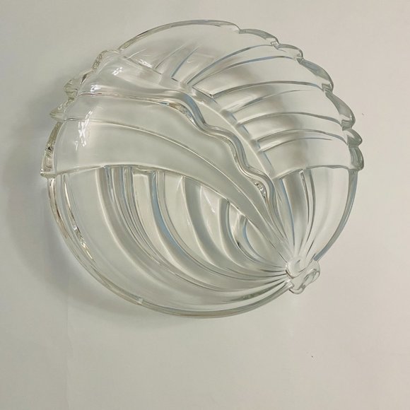 Large Glass Platter Bowl With Curved Edges And Abstract Leaf Design 12.5" - Picture 6 of 7